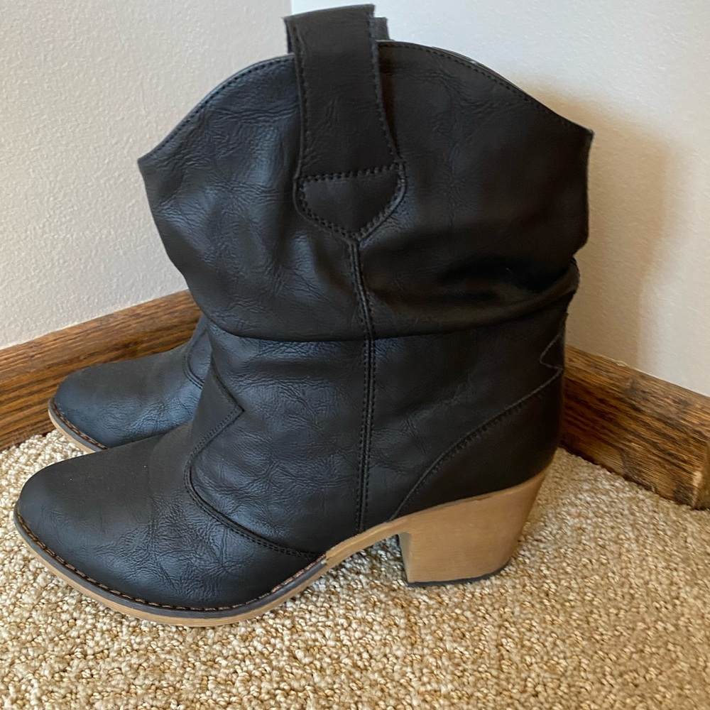 Charles Albert black western boot